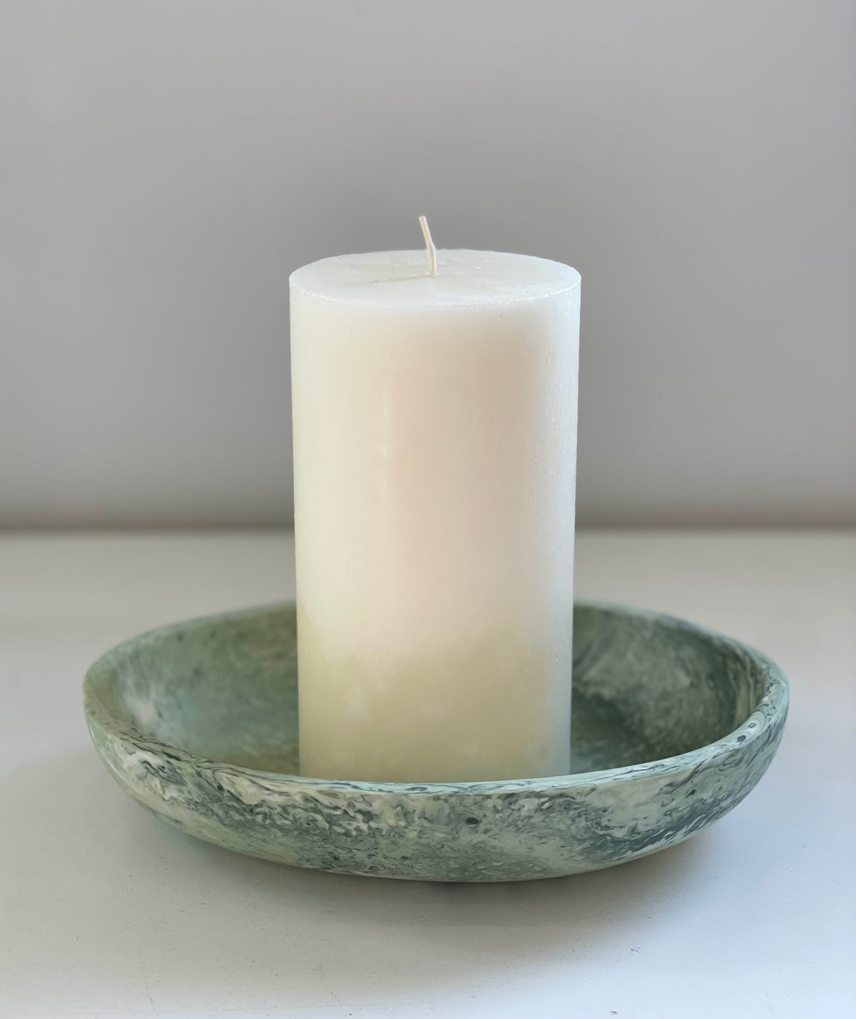 Wesley resin bowl