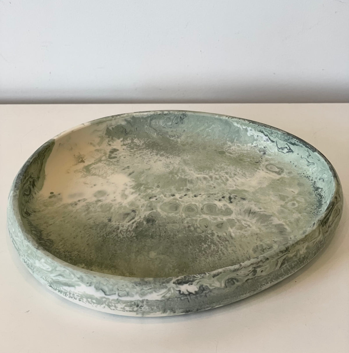 Wesley Resin Sage Pebble Tray- Small