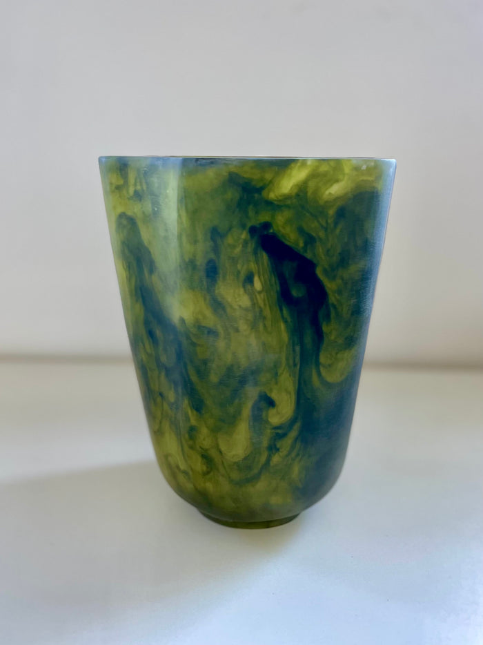 RILEY RESIN VASE 18X24CM PESTO