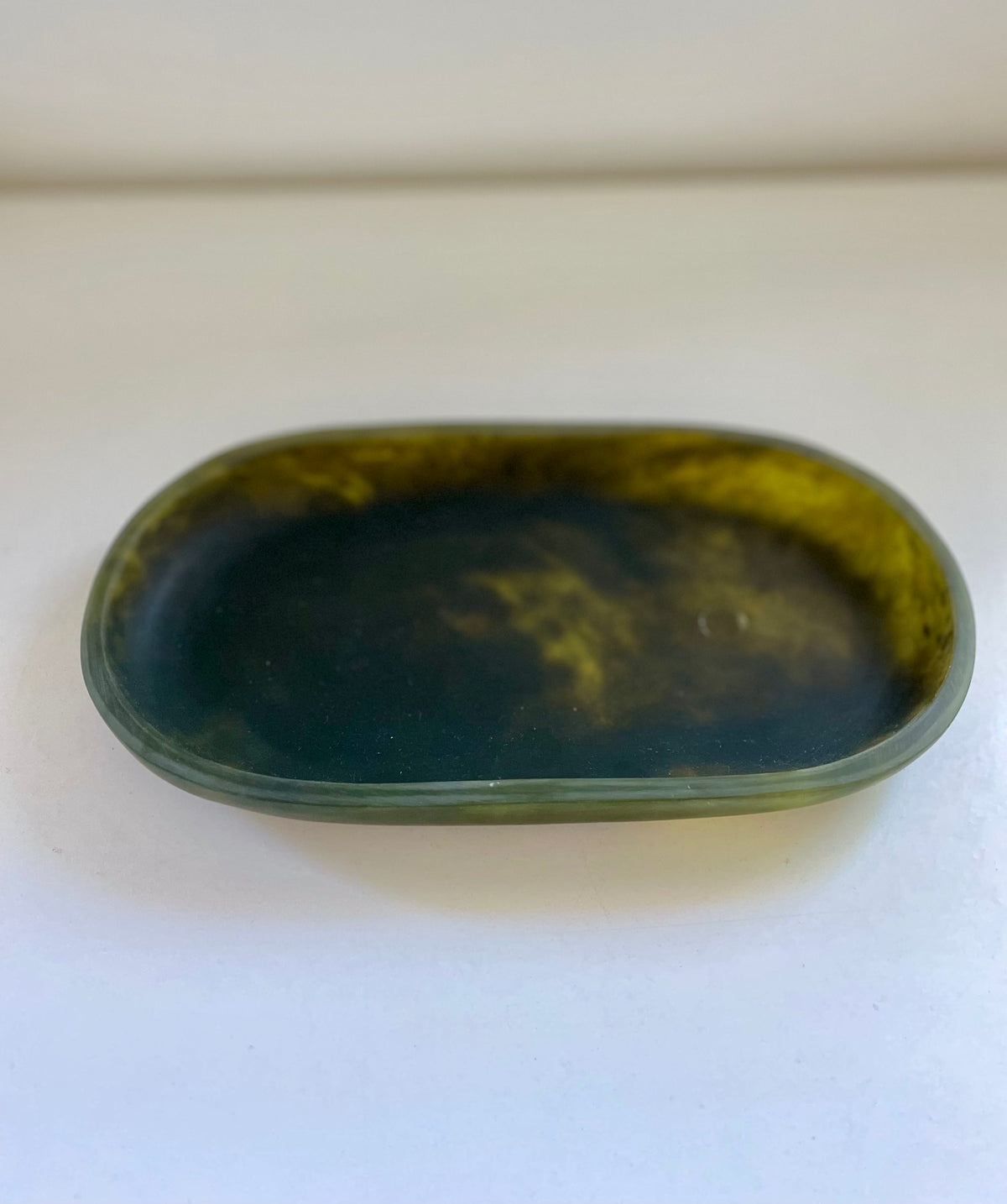 Kip Resin Oval Tray