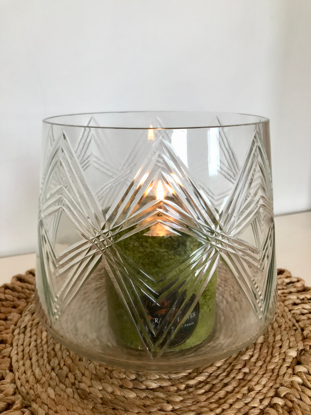 Nisha Hand Cut Hurricane