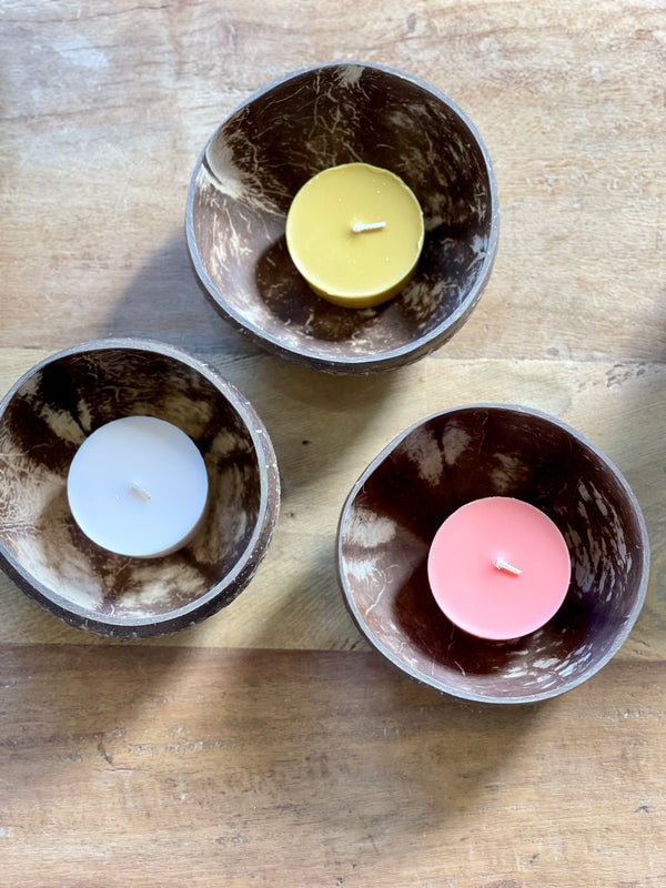 Natural Coco Bowl with Leaf Carving